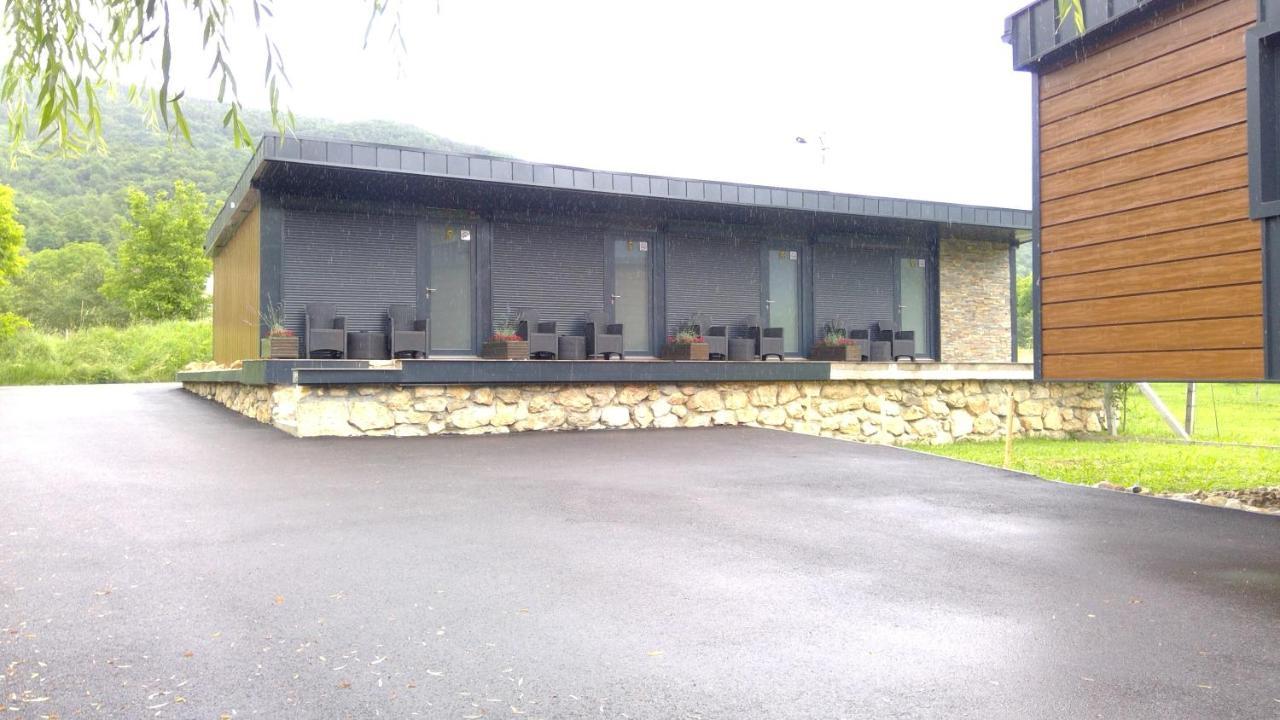 Bungalovi Kljuc Exterior foto